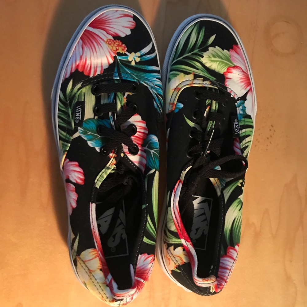 FLORAL NEVER WORN VANS!!!
